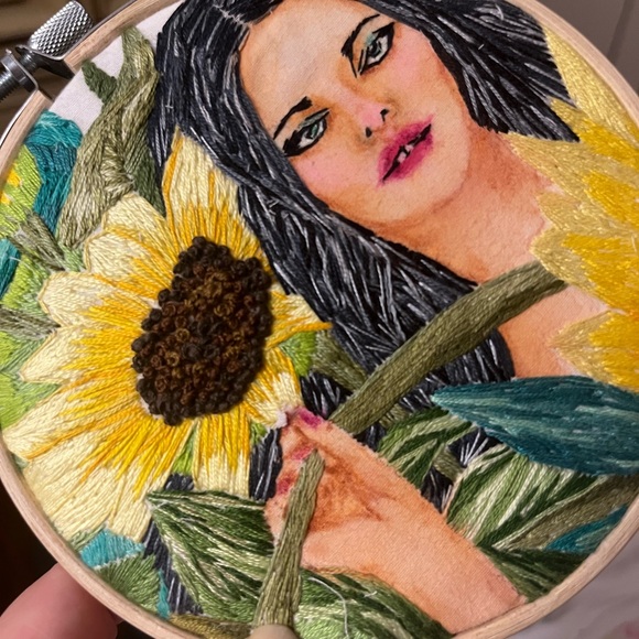 IN BLOOM - Embroidered Art - Picture 3 of 6